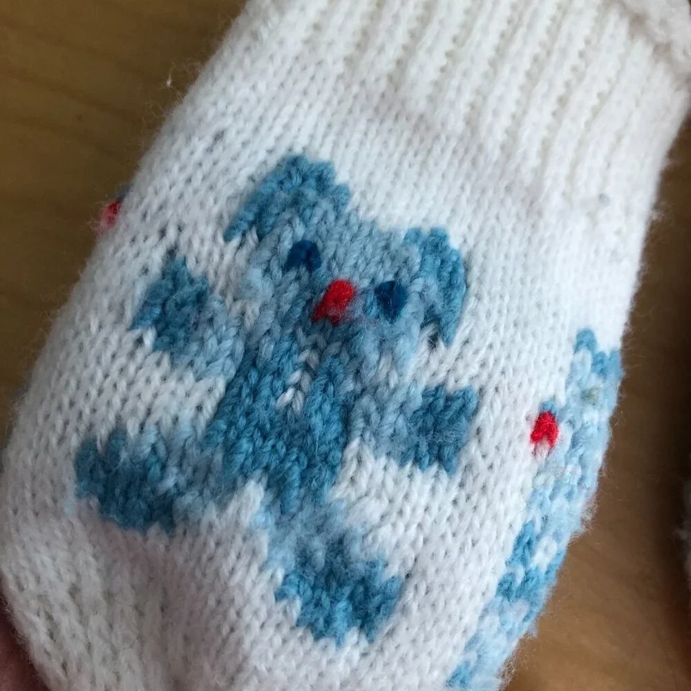 VINTAGE PAIR OF 1960s Handmade White Embroidered Child's Mittens on string 60s